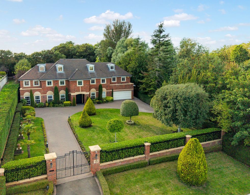 Property photo 1 of 76