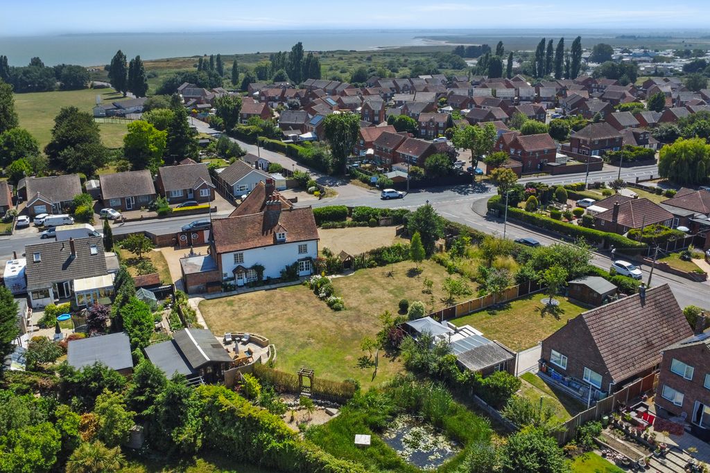 Property photo 2 of 55 Pt-Fc(Col)-Dovercourthall-5