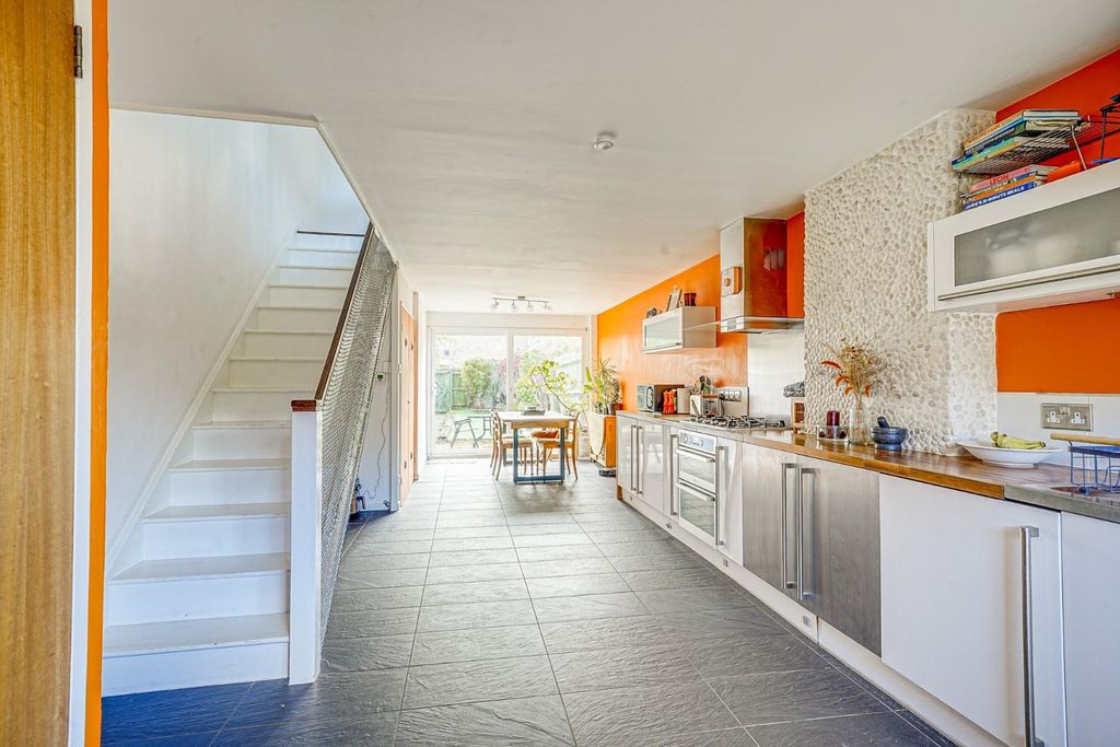 Property photo 2 of 22