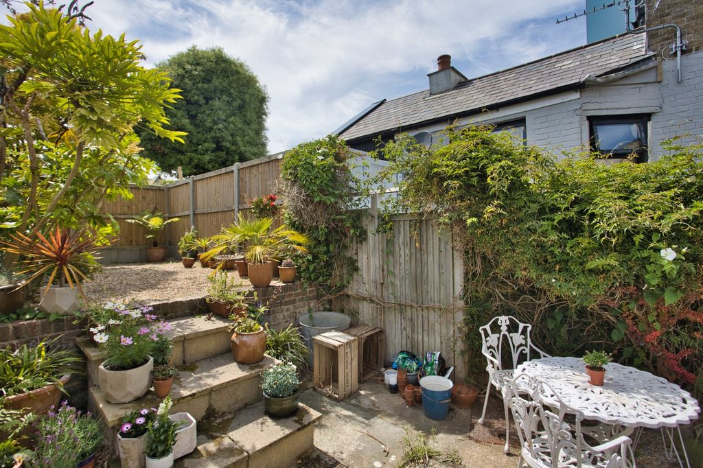 Property photo 3 of 23 Picture No. 24