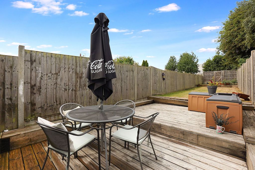 Property photo 2 of 21