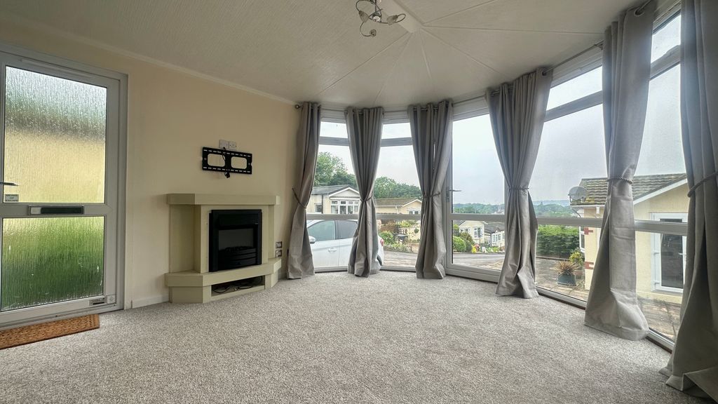 Property photo 2 of 13 E07432Fb-2B89-4C9E-A5A8-Ff96Ba617345
