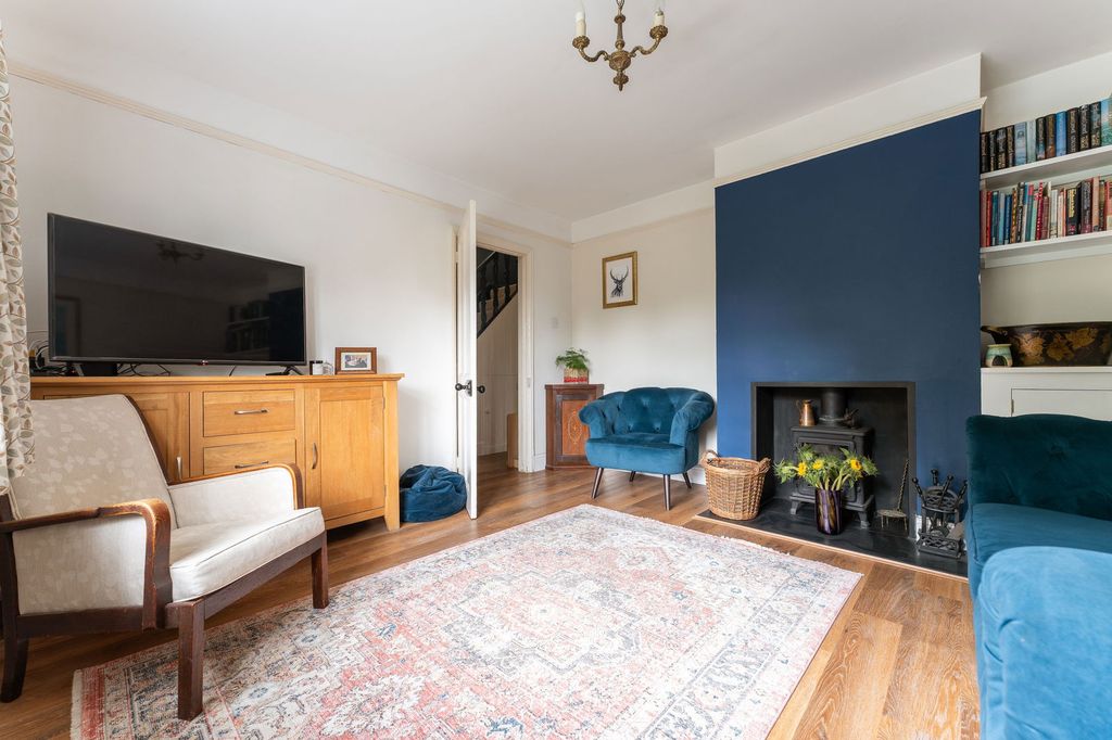 Property photo 2 of 19