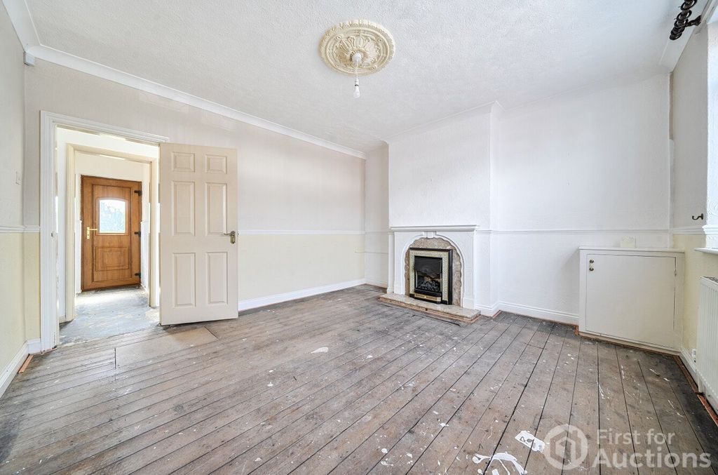 Property photo 2 of 9 Picture No. 36