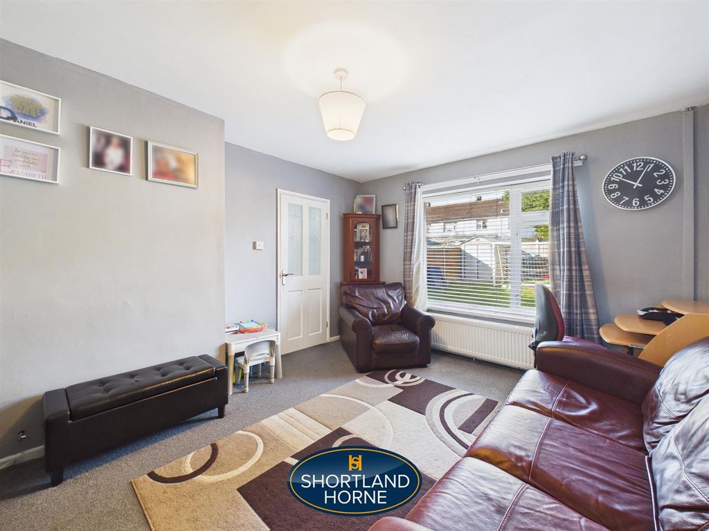 Property photo 3 of 22 Lounge