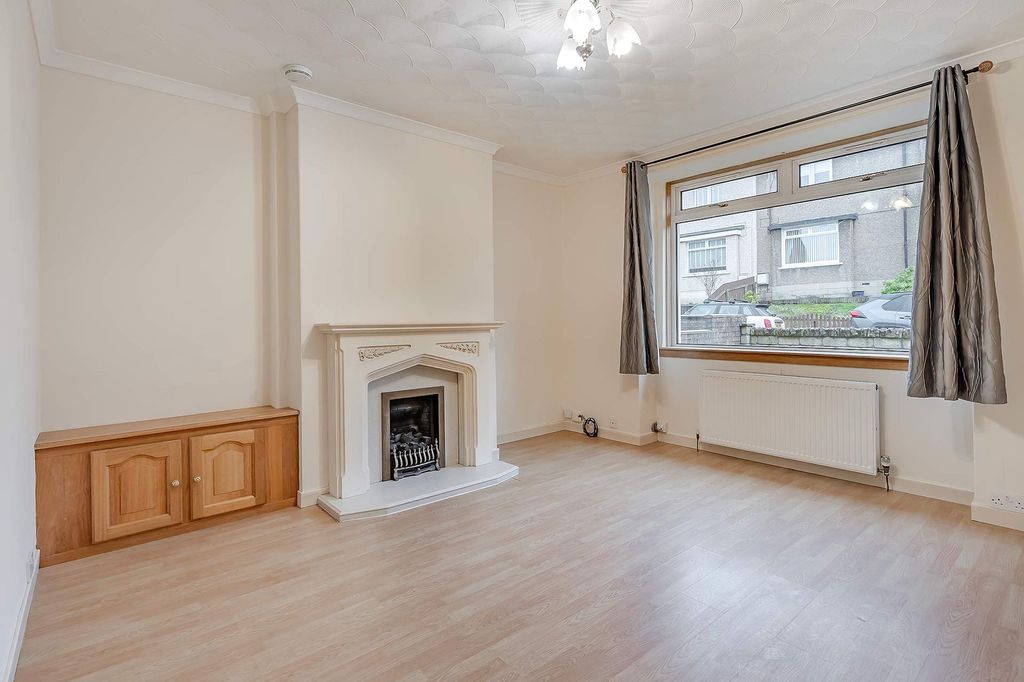 Property photo 2 of 17 Living Room