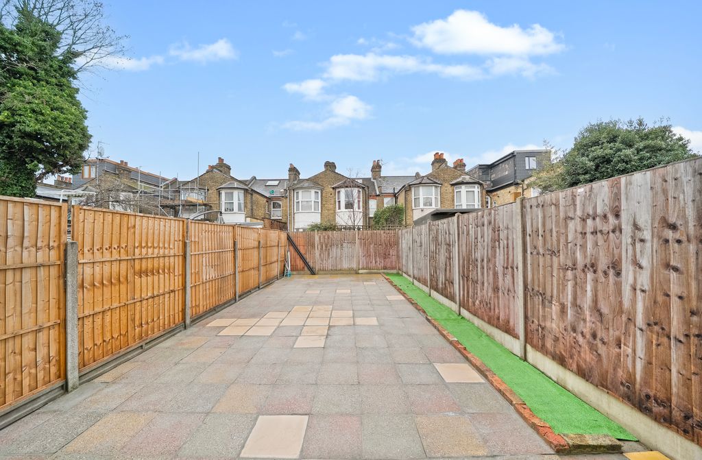 Property photo 3 of 9