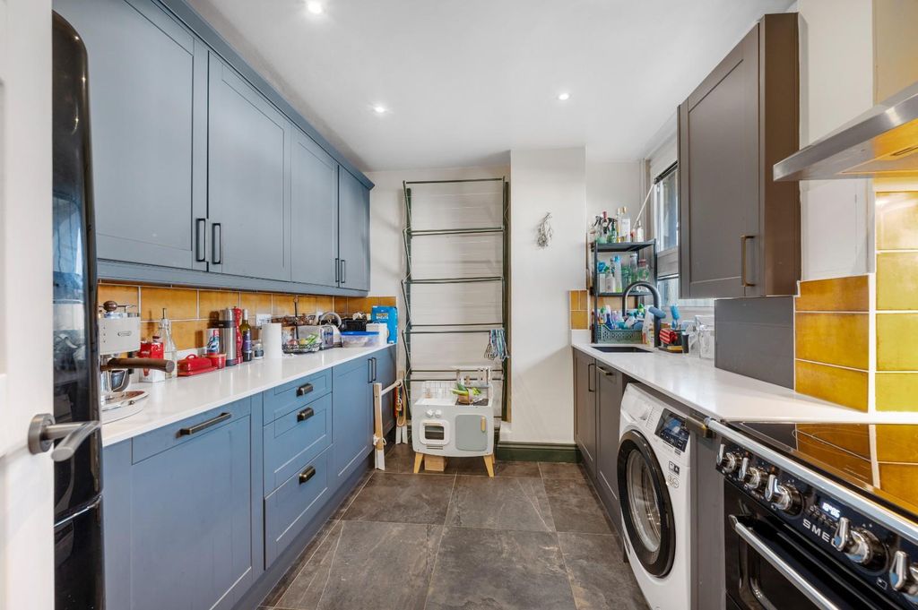 Property photo 2 of 13 Kitchen