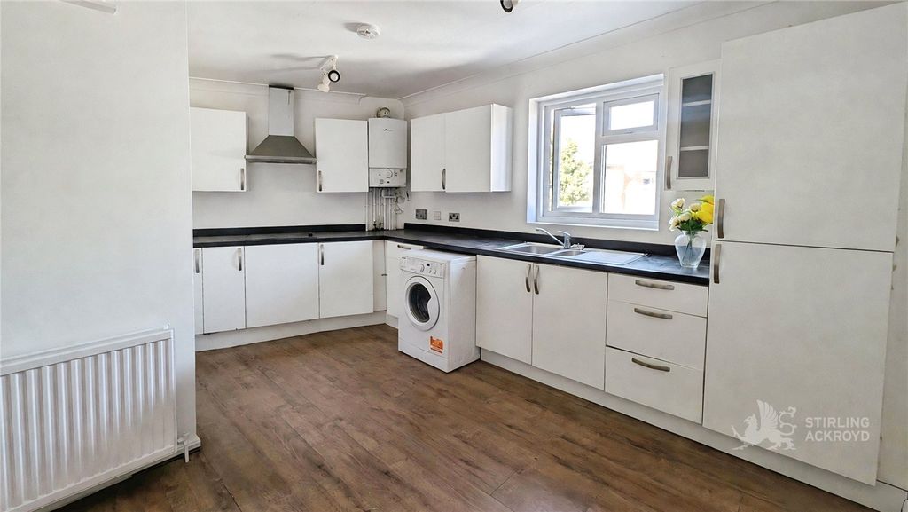 Property photo 1 of 12 Reception/Kitchen
