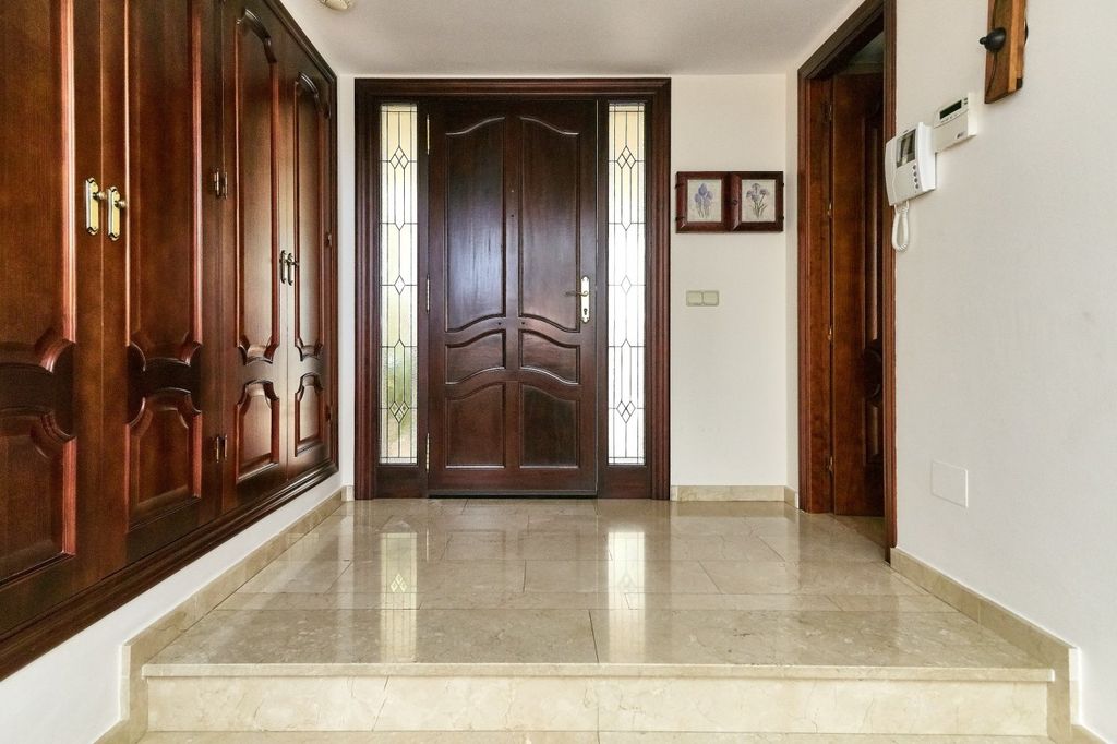 Property photo 3 of 52