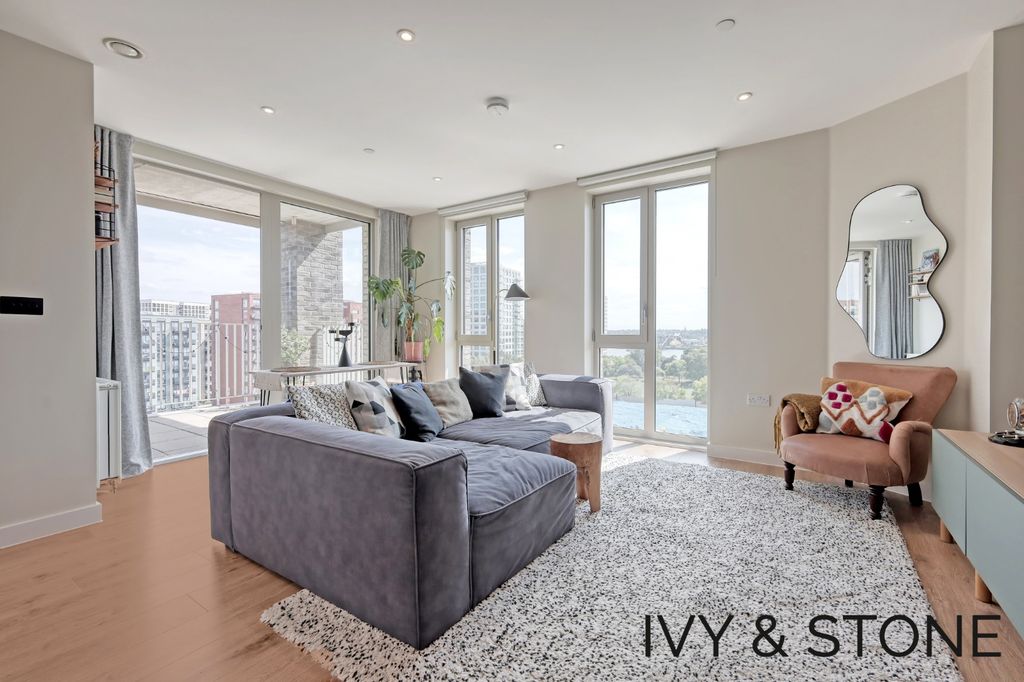 Property photo 3 of 21 4451937