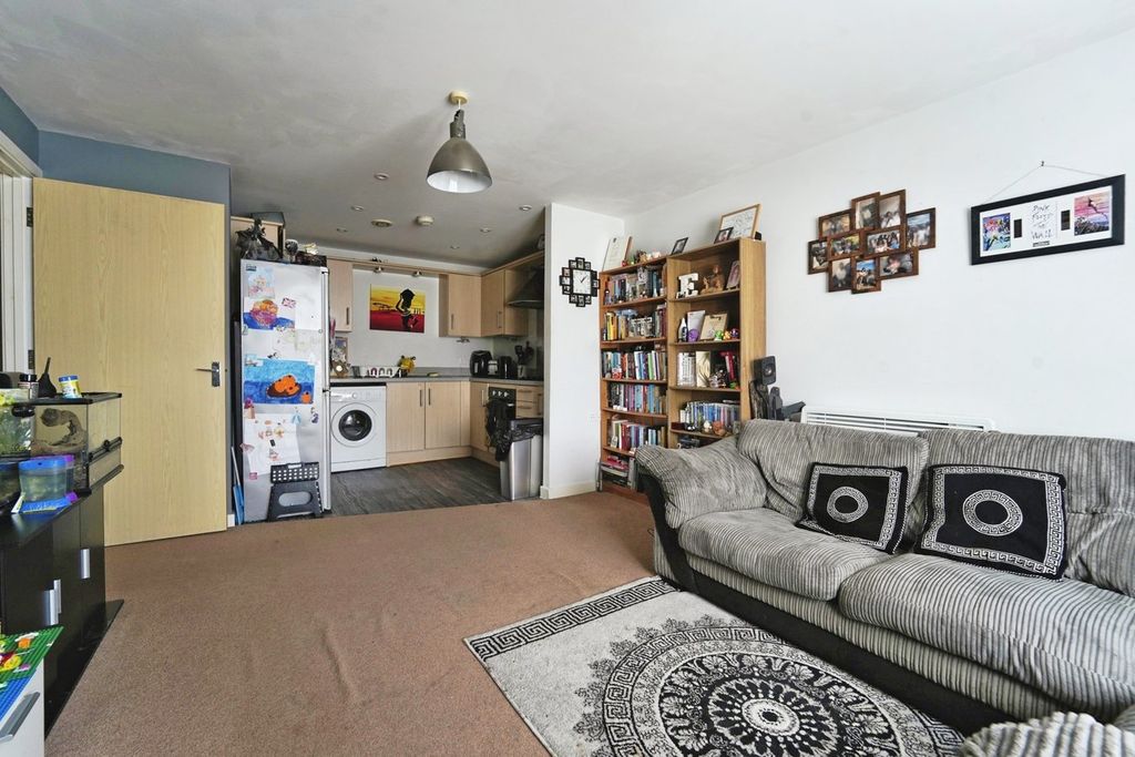 Property photo 3 of 14