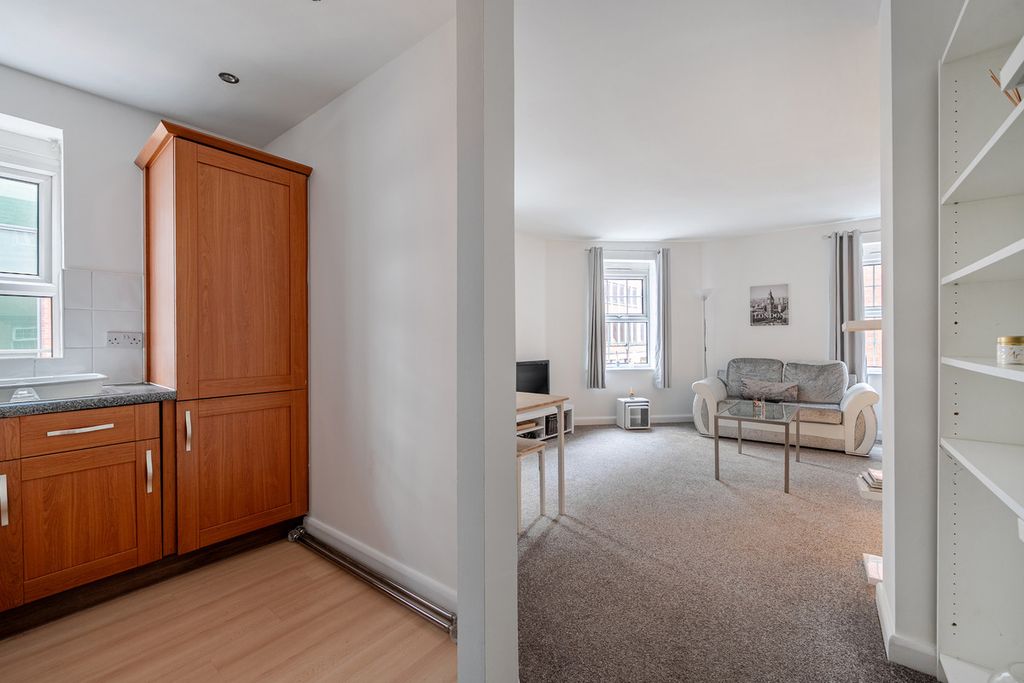 Property photo 3 of 11