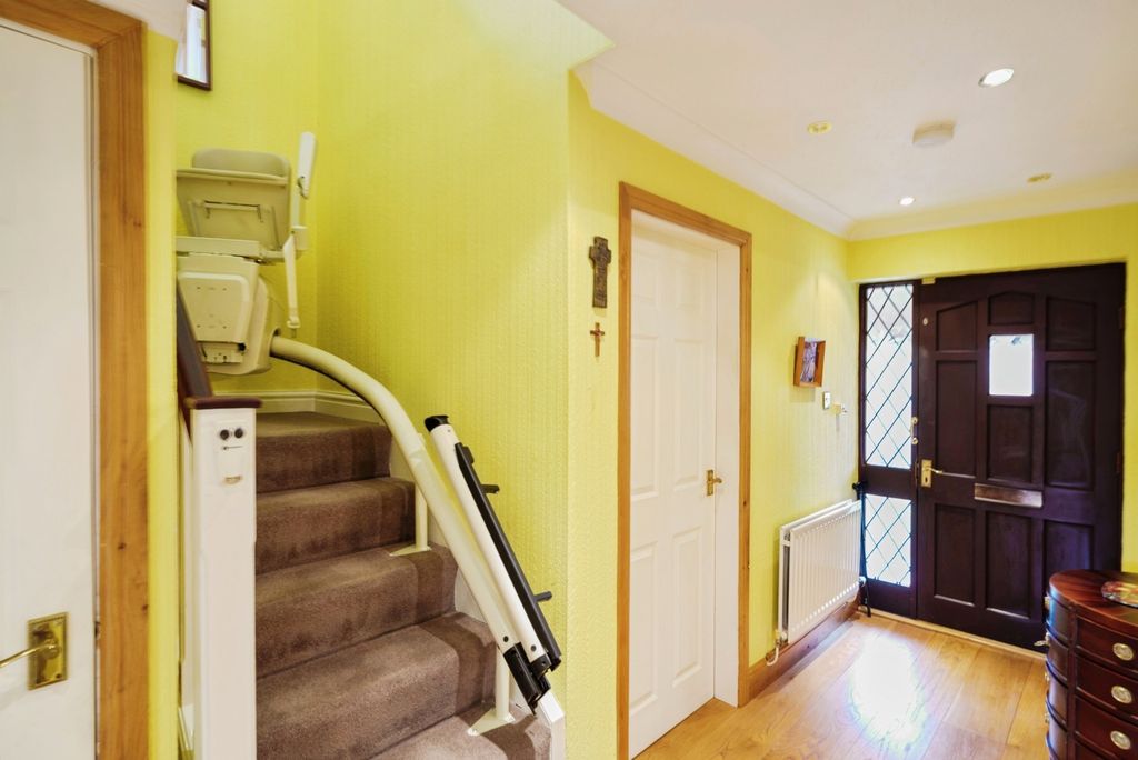 Property photo 2 of 16 Pbox-Img.Jpg