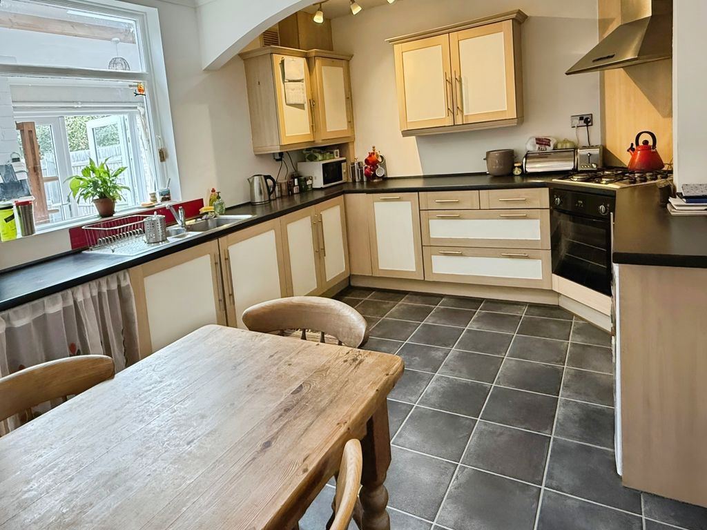 Property photo 2 of 24