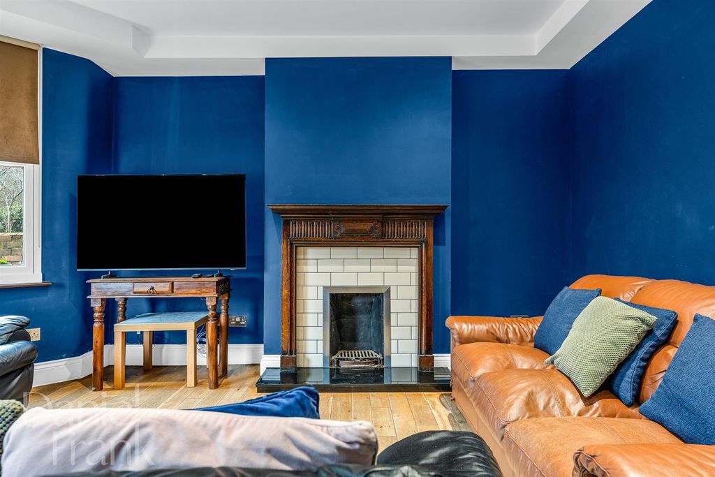 Property photo 3 of 24