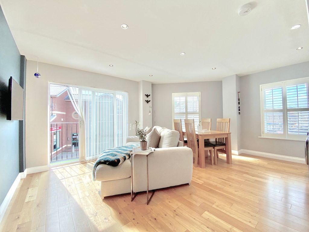 Property photo 1 of 9 Living Area