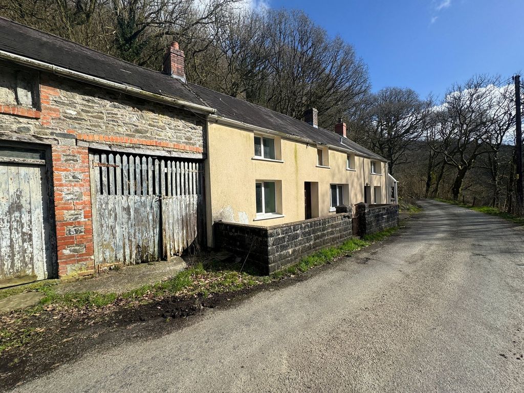 Property photo 2 of 43