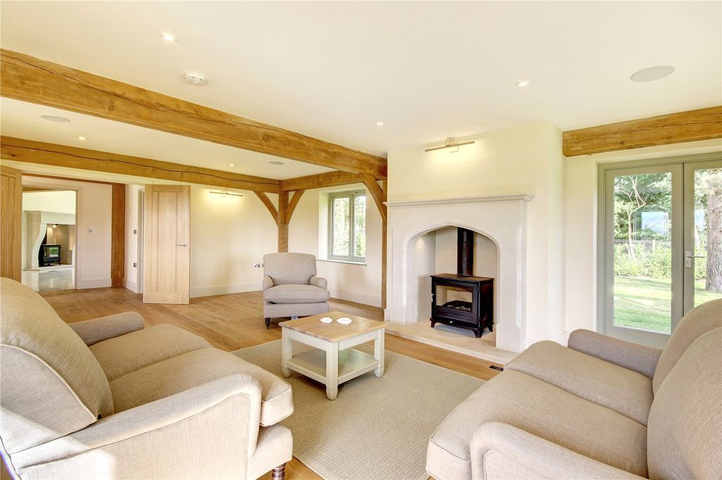 Property photo 3 of 21 Sitting Room