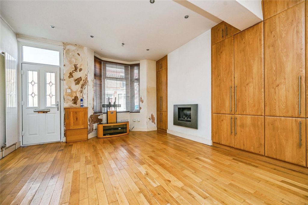 Property photo 2 of 14 Picture No. 01