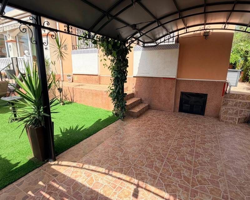 Property photo 2 of 31