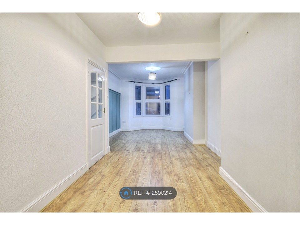 Property photo 3 of 17 Dinning