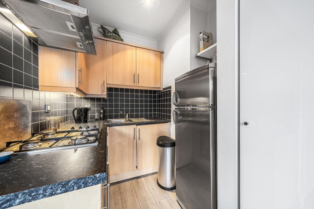 Property photo 3 of 7 927410 (3)