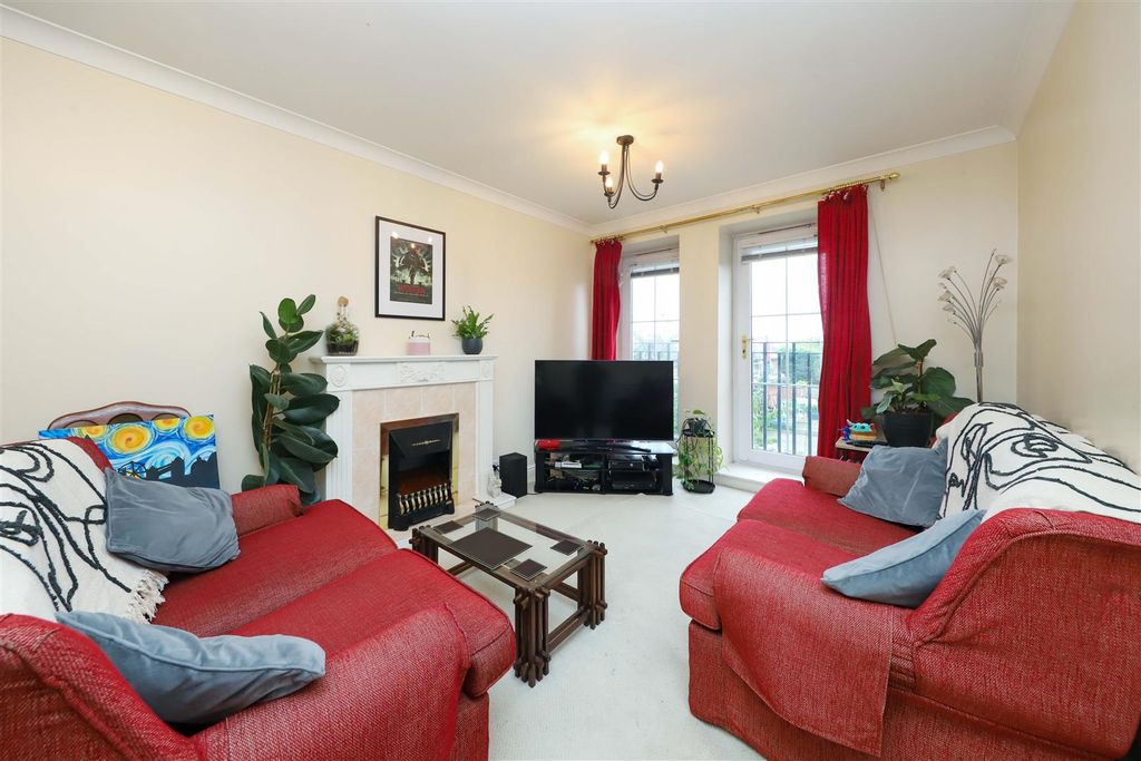 Property photo 2 of 12