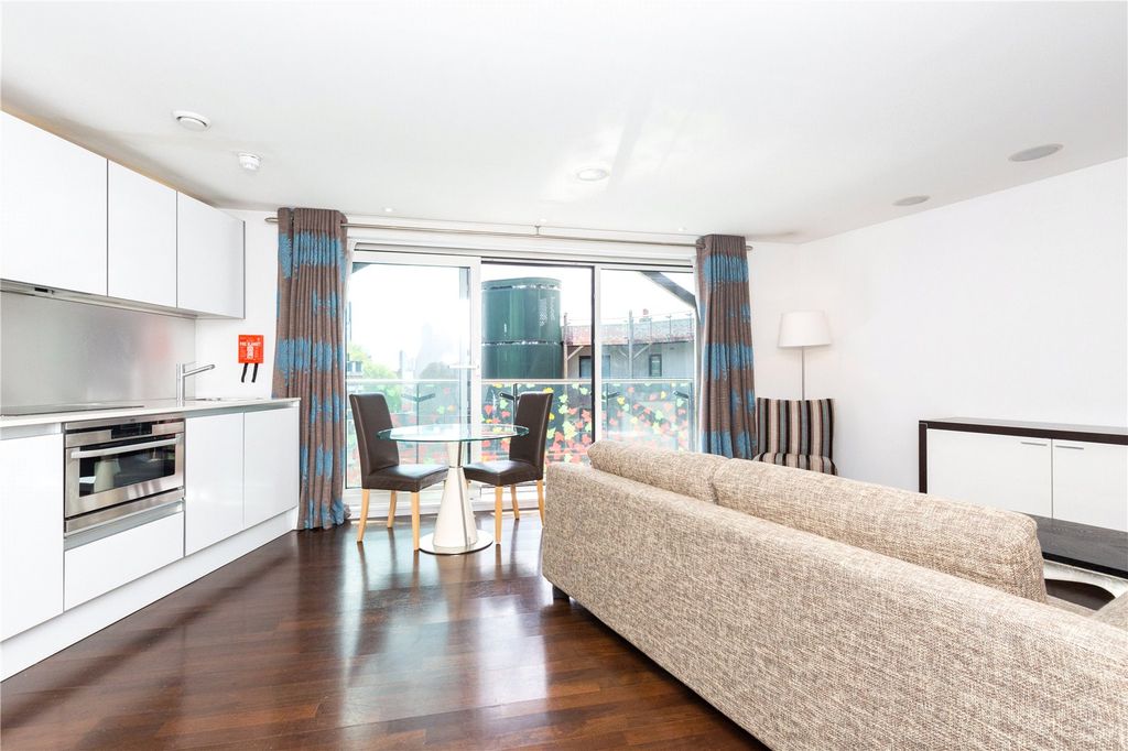 Property photo 1 of 10 Open Plan Living