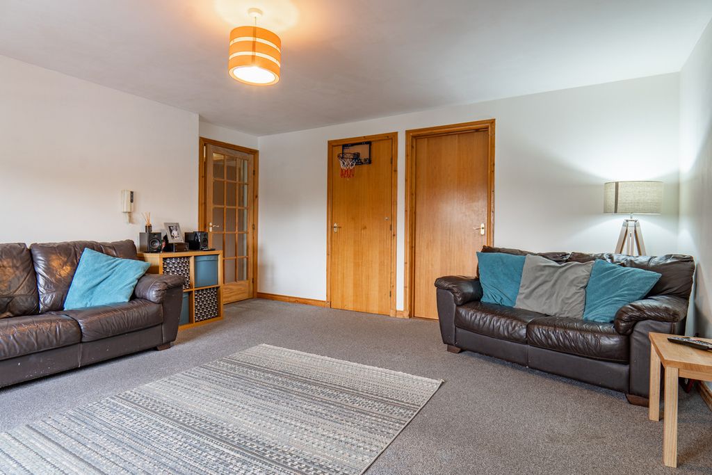 Property photo 3 of 24
