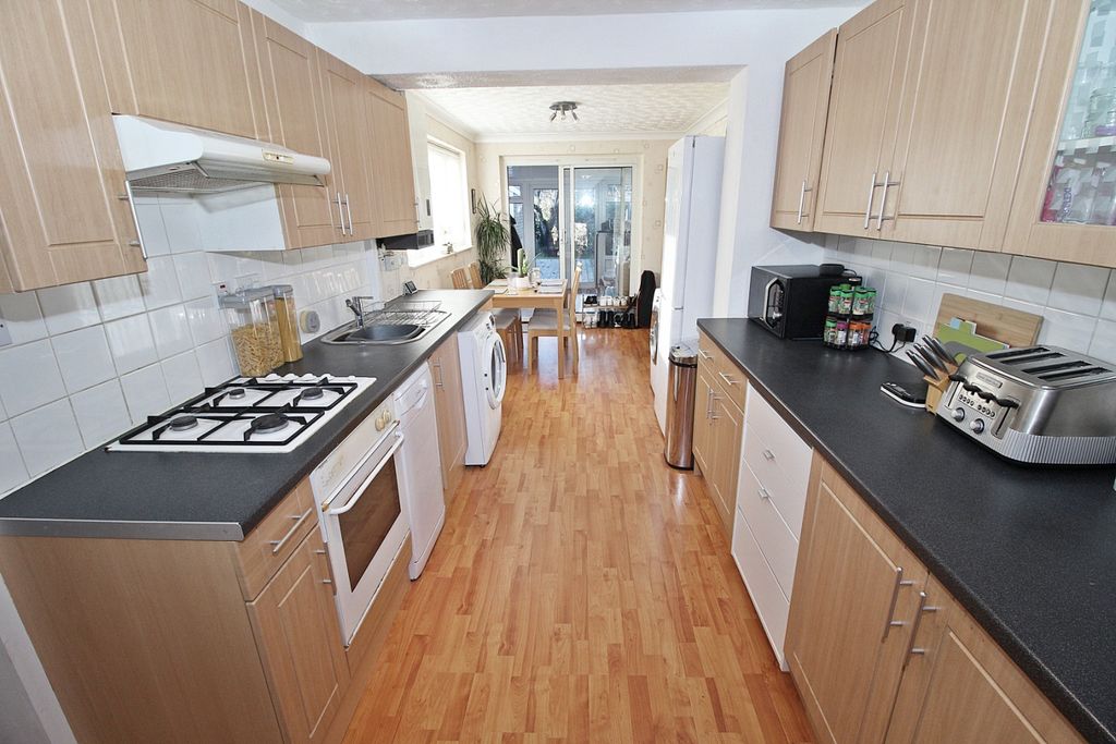 Property photo 3 of 12 4789523