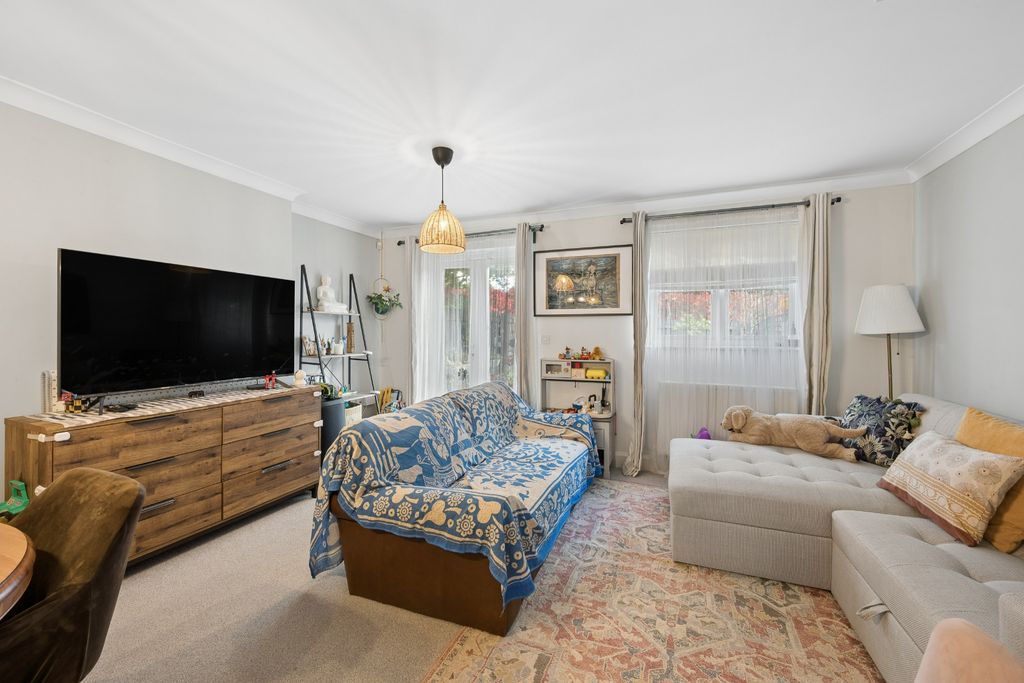 Property photo 2 of 14 5703953