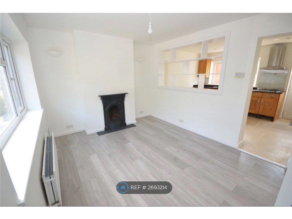 Property photo 2 of 6 Living Room