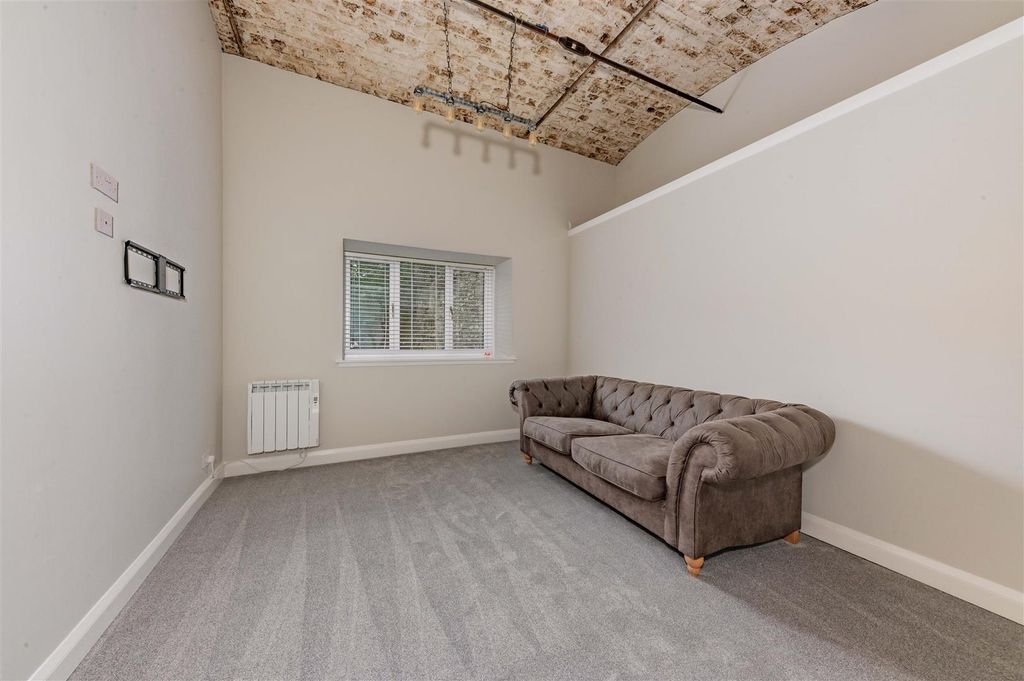 Property photo 2 of 11 Flat 6 The Bond 81 Seagate Dundee-4.Jpg