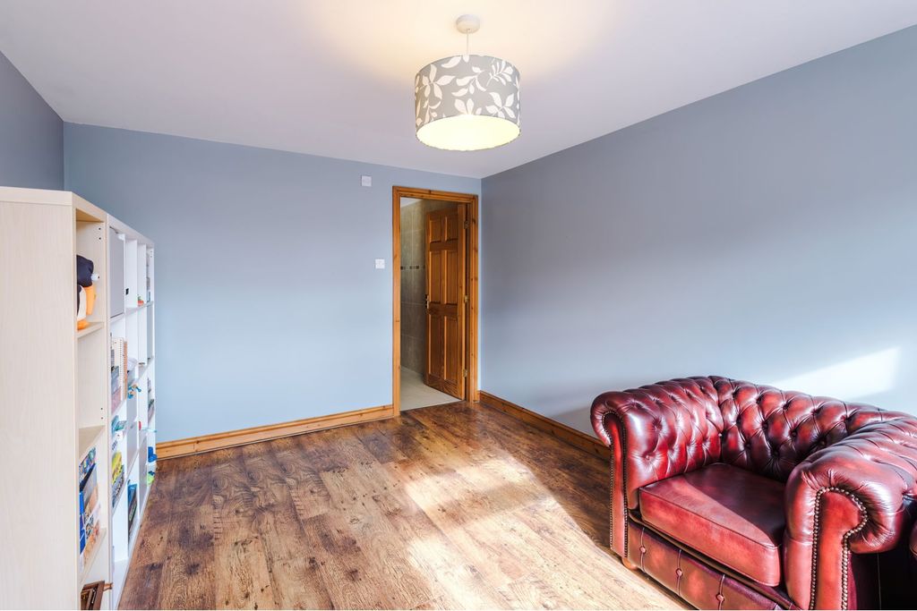 Property photo 2 of 26