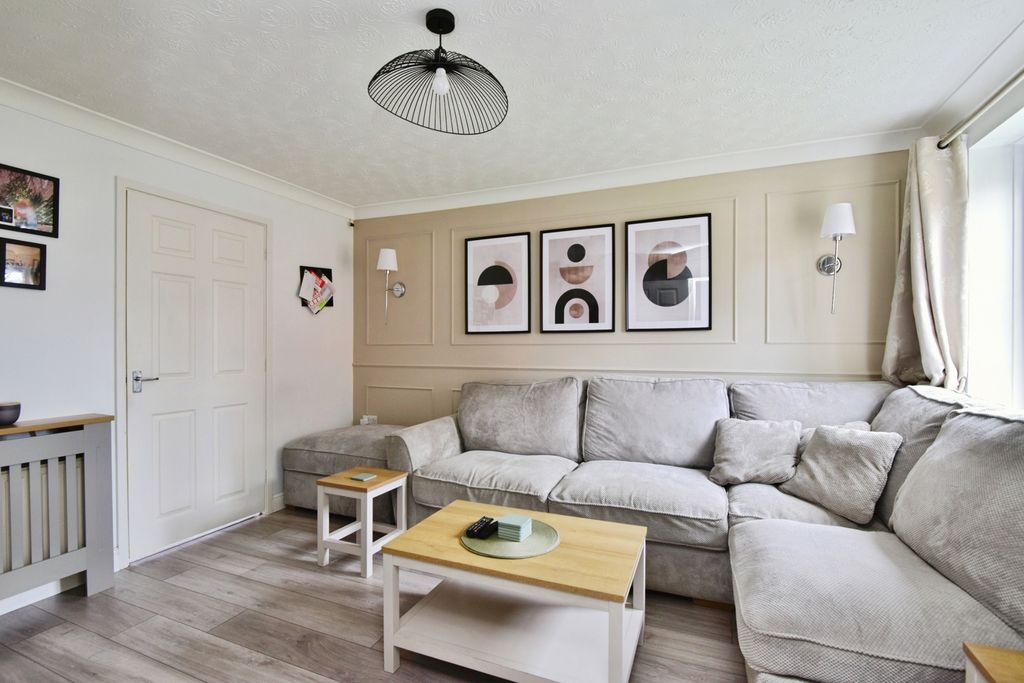 Property photo 2 of 18 Pbox-Img.Jpg