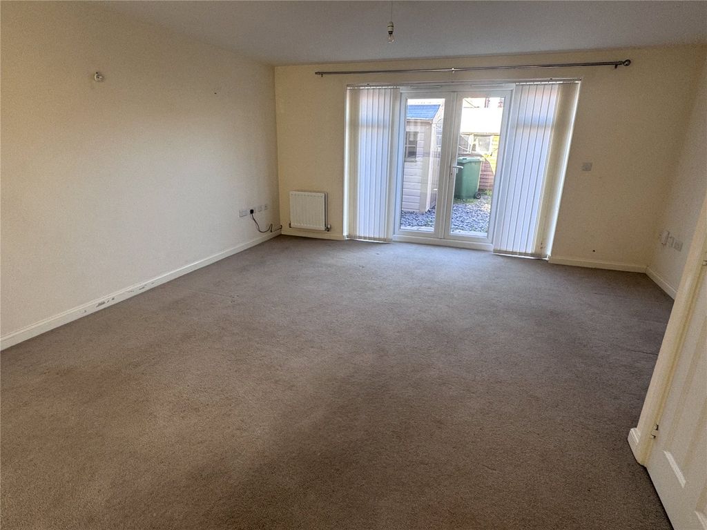 Property photo 2 of 11 Picture No. 12