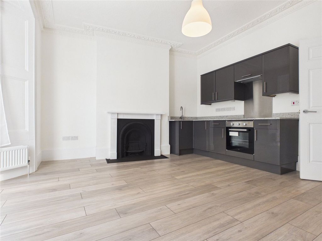 Property photo 2 of 10 Picture No. 05