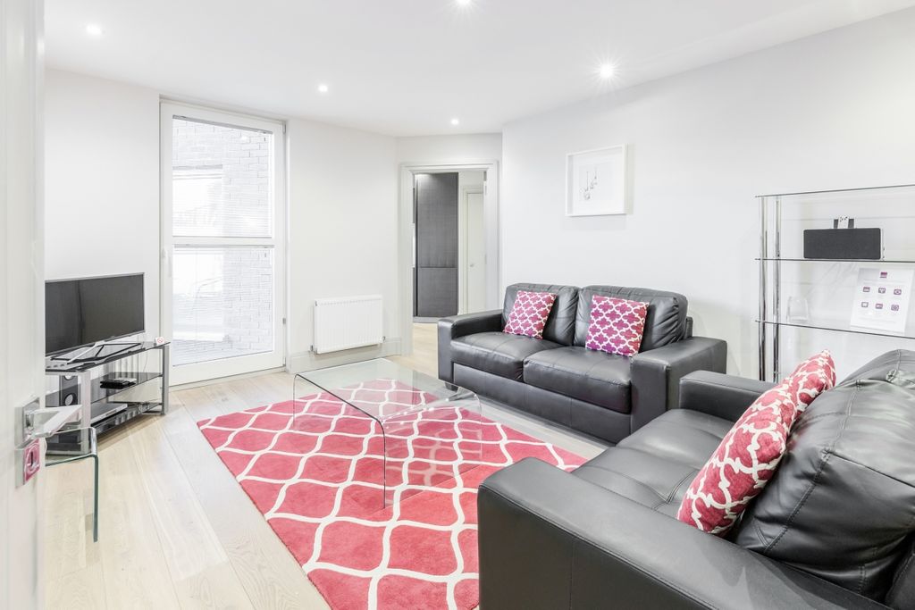 Property photo 1 of 5 Roomspace - The Q...