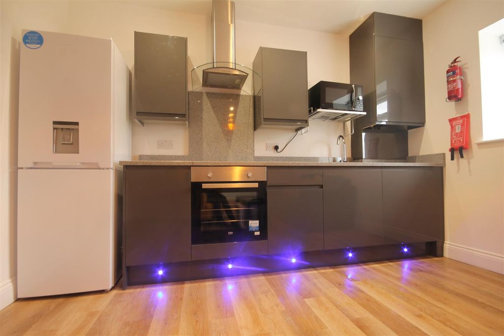 Property photo 3 of 8 3.Jpg