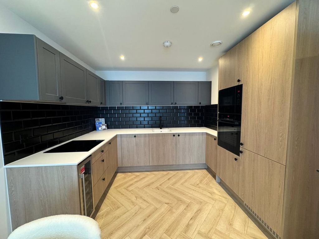 Property photo 3 of 42 Picture No. 05