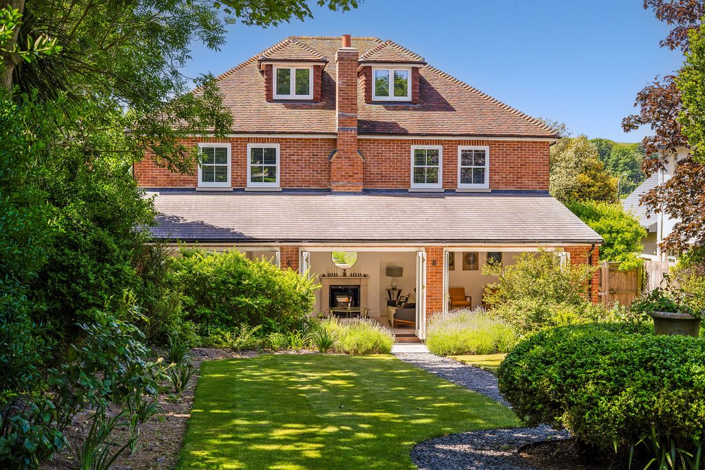 Property photo 1 of 15