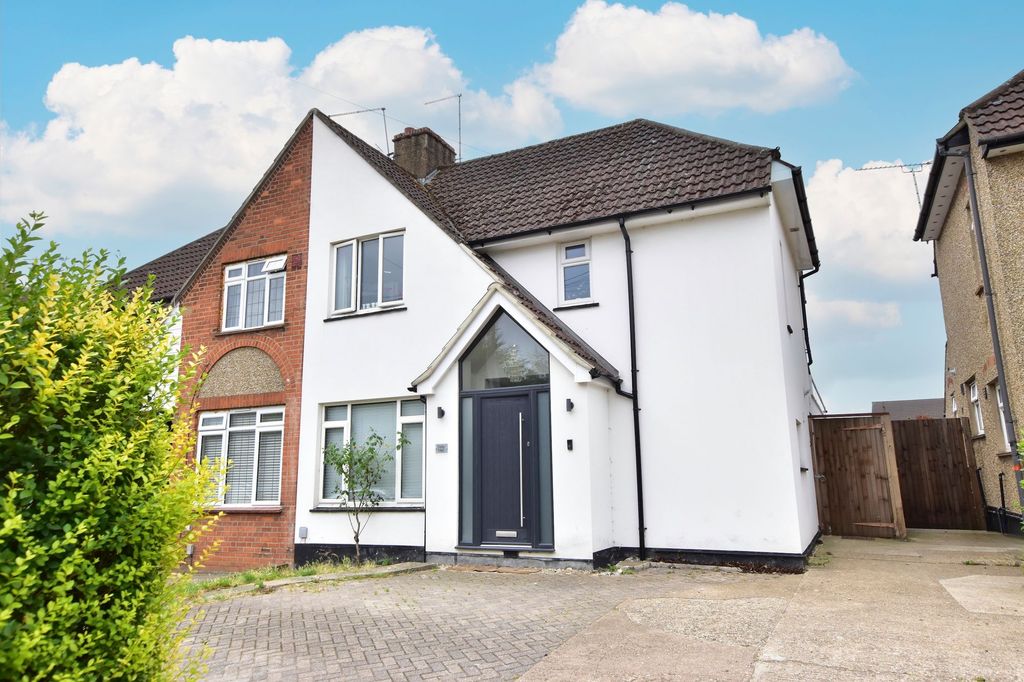 Property photo 1 of 28