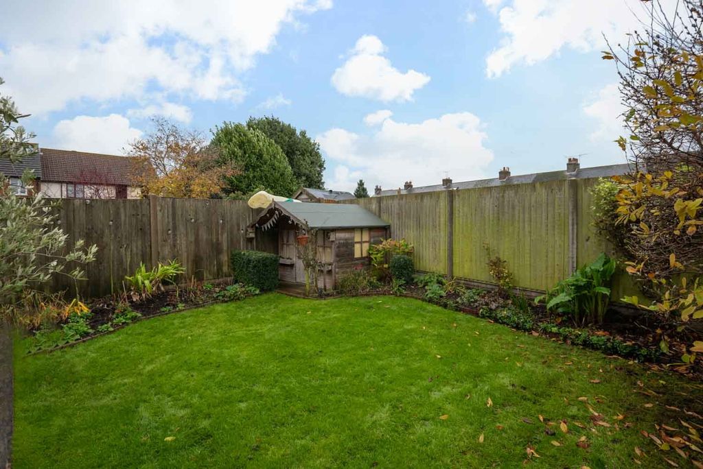 Property photo 2 of 16 4639646