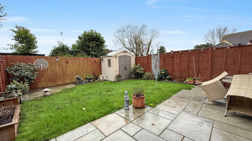 Property photo 2 of 14 Garden