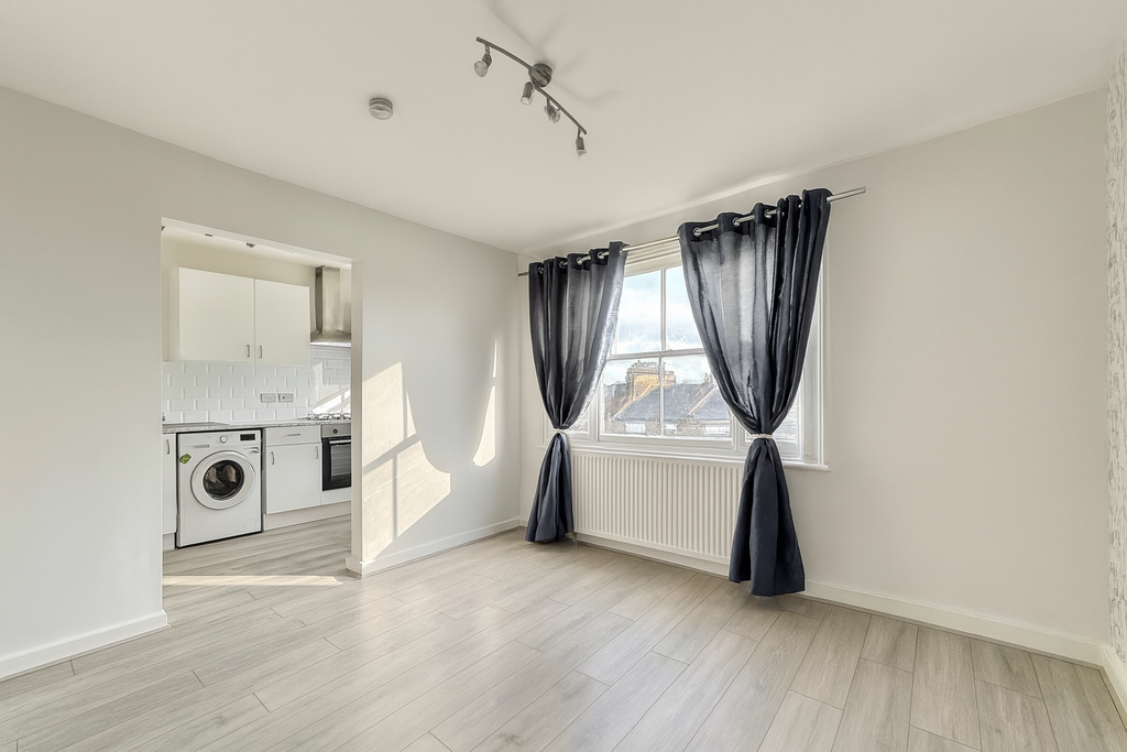 Property photo 3 of 8