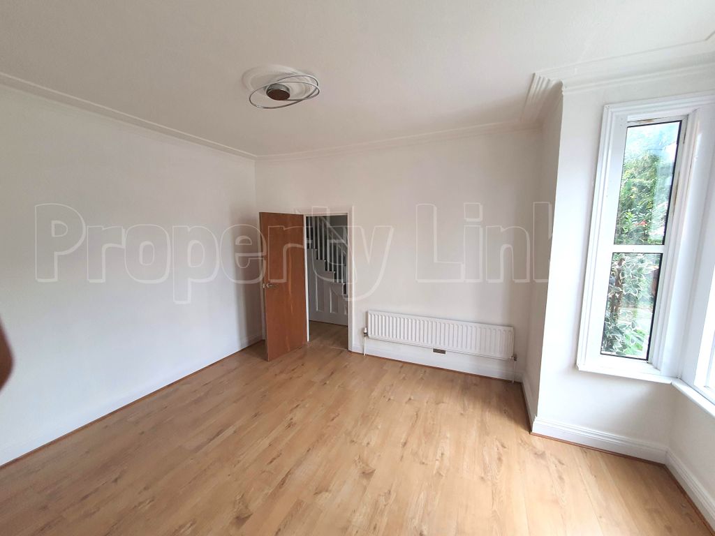 Property photo 2 of 35