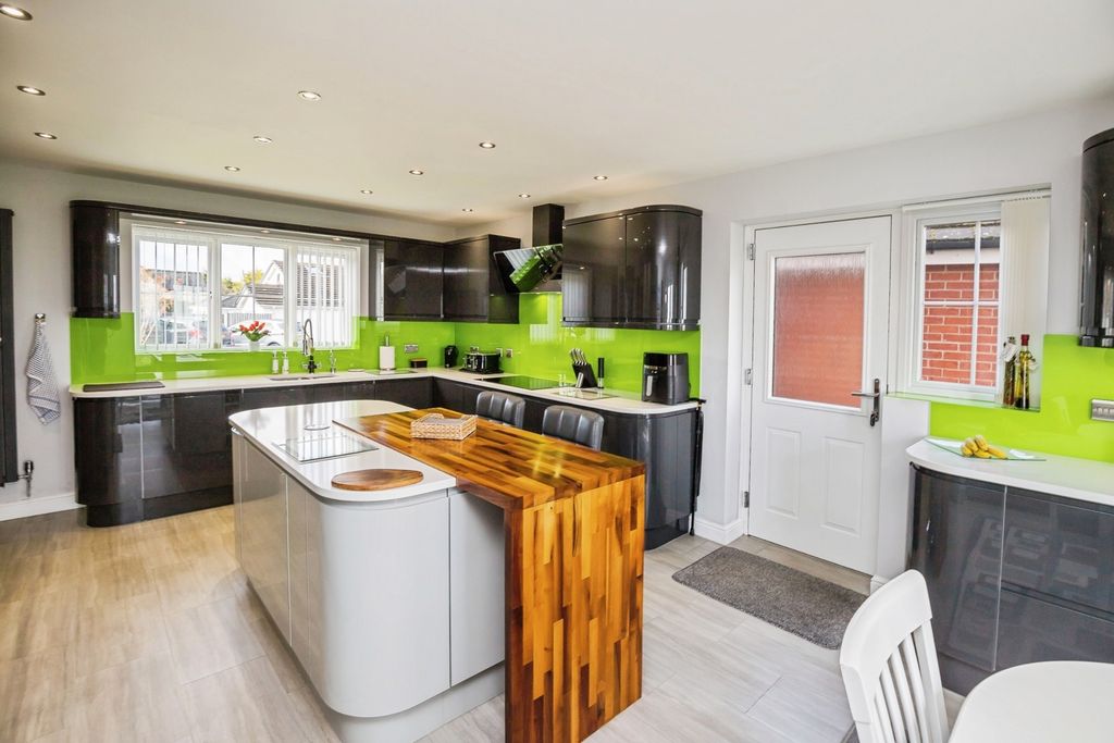 Additional image 5 of 5 bed detached house for saleLlys Y Graig, Bryn-Y-Baal, Mold, Flintshire CH7