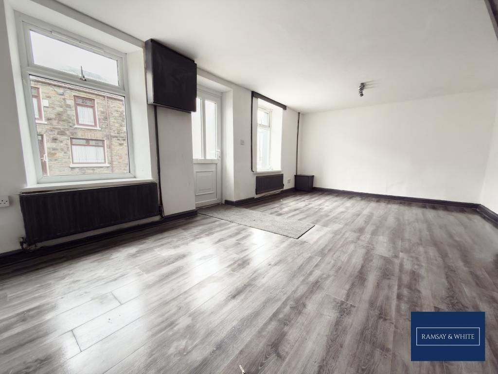 Property photo 2 of 8 Photo 2