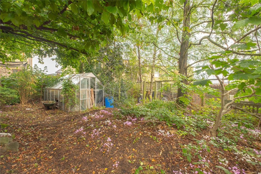 Property photo 3 of 23 Garden